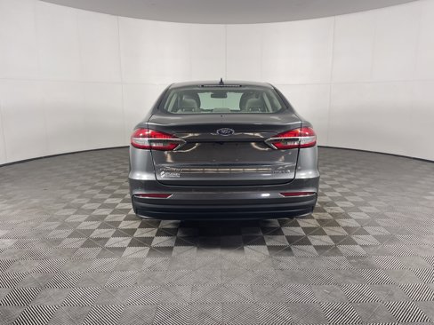 Used 2019 Ford Fusion SE image 4