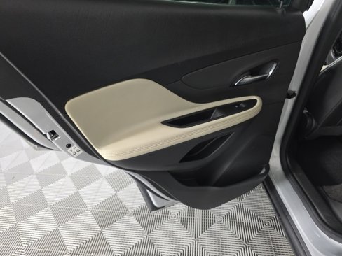 Used 2021 Buick Encore Preferred image 25