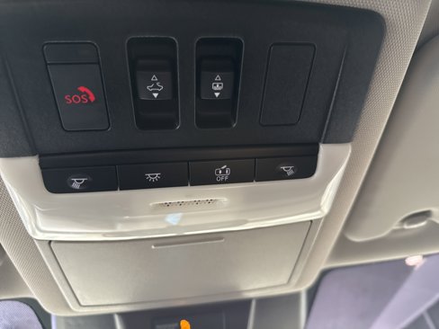 Used 2021 Nissan Rogue SV w/ Premium Package image 32