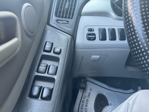 Used 2005 Toyota Highlander V6 image 33