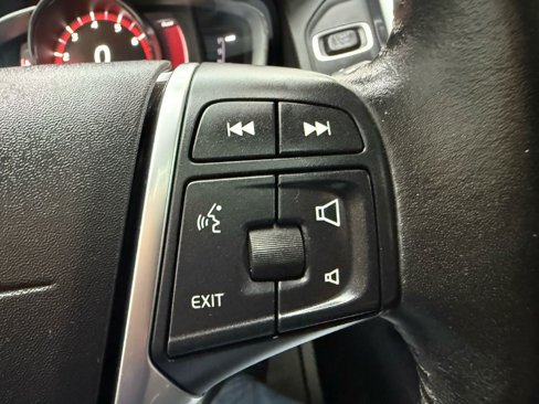 Used 2017 Volvo XC60 T5 Dynamic w/ Preferred Option Package image 16