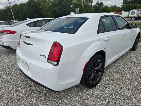 Used 2023 Chrysler 300 S image 4