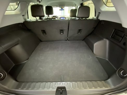Used 2024 GMC Terrain SLT image 31