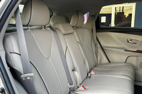 Used 2012 Toyota Venza LE image 17
