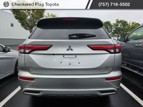 Used 2024 Mitsubishi Outlander SE image 5