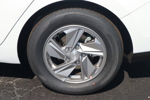 New 2025 Hyundai Elantra SE image 5
