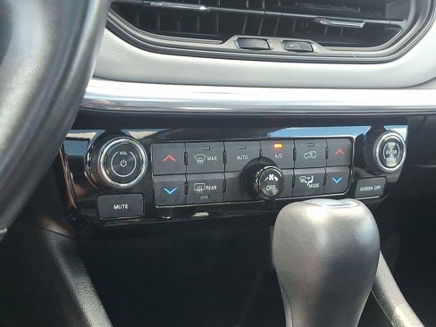Certified 2022 Jeep Compass Limited w/ Elite Group image 16