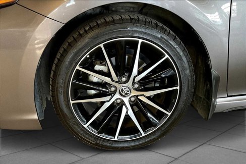 Used 2023 Toyota Camry SE image 10
