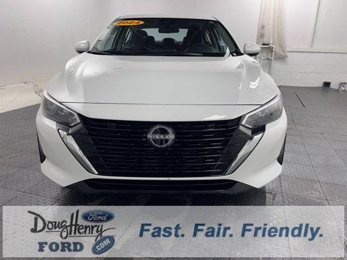 Used 2024 Nissan Sentra S image 2