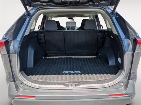 Used 2020 Toyota RAV4 XLE image 25