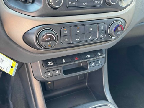 Used 2017 Chevrolet Colorado Z71 image 24