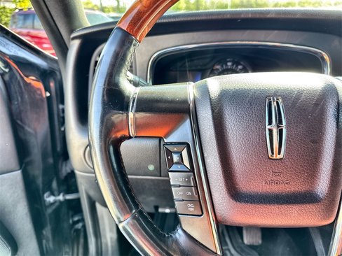 Used 2015 Lincoln Navigator L 4WD image 14