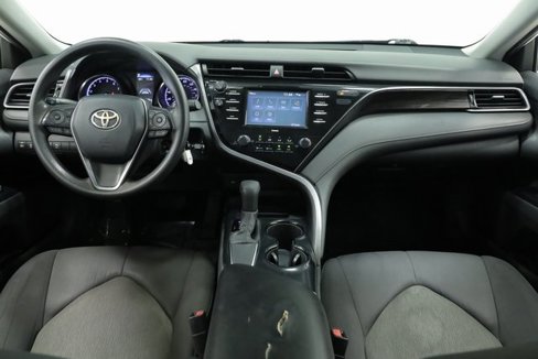 Used 2020 Toyota Camry LE image 9