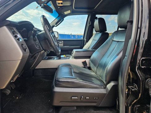 Used 2017 Ford Expedition XLT w/ Equipment Group 202A image 8
