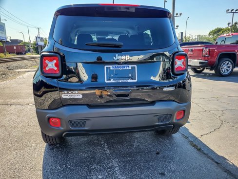 Used 2022 Jeep Renegade Latitude w/ Convenience Group image 4