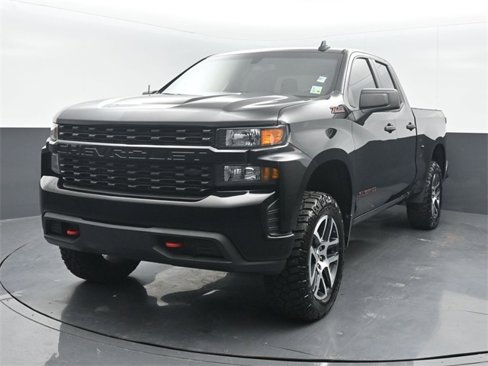 Used 2019 Chevrolet Silverado 1500 Custom Trail Boss w/ Custom Convenience Package image 3