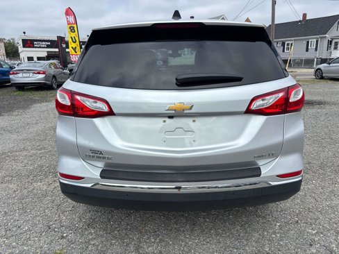 Used 2020 Chevrolet Equinox LT w/ Driver Convenience Package image 4