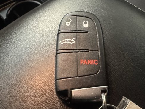 Used 2016 Dodge Charger SE image 29
