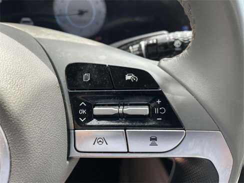 Certified 2024 Hyundai Elantra SEL w/ Convenience Package image 27