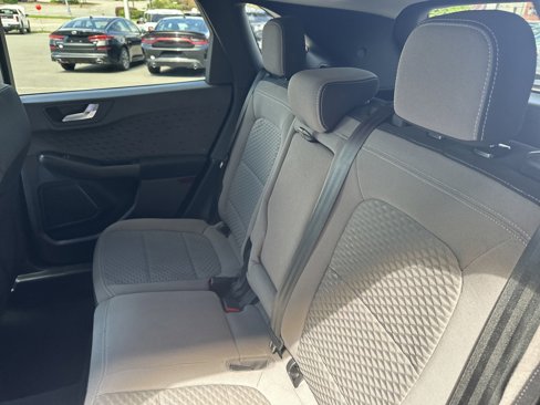 Used 2020 Ford Escape SE image 23