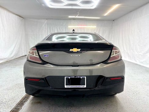 Used 2017 Chevrolet Volt LT w/ Comfort Package image 4