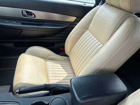 Used 2004 Ford Thunderbird Deluxe image 14