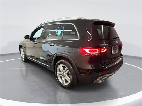 Used 2022 Mercedes-Benz GLB 250 4MATIC image 2