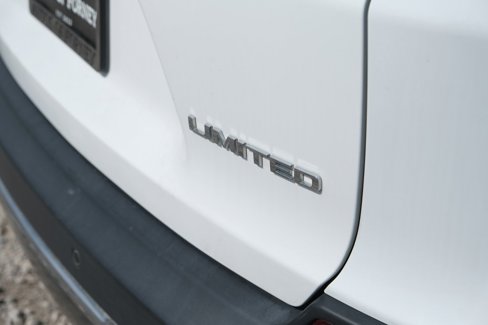 Used 2019 Jeep Cherokee Limited image 38