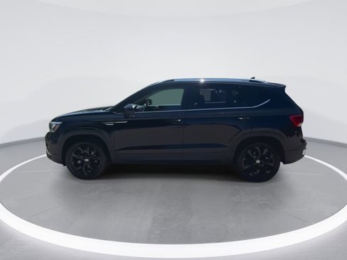 Certified 2022 Volkswagen Taos SE w/ IQ.Drive SE Package image 5
