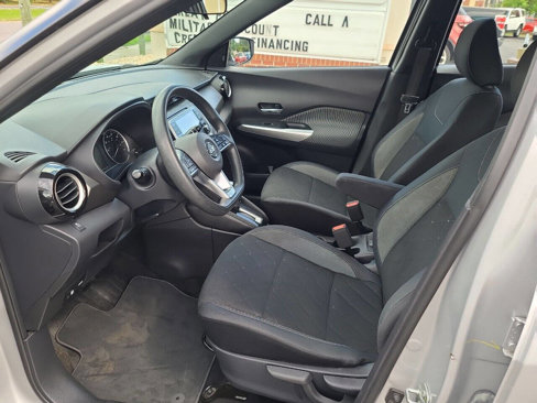Used 2019 Nissan Kicks SV image 15