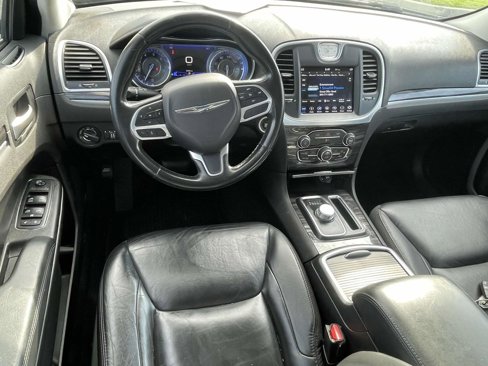 Used 2019 Chrysler 300 Touring L w/ Quick Order Package 22F image 11