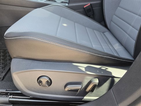 New 2025 Volkswagen Jetta SE image 18