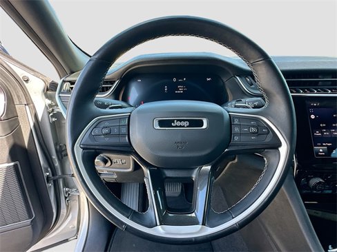 Used 2021 Jeep Grand Cherokee L Laredo image 11