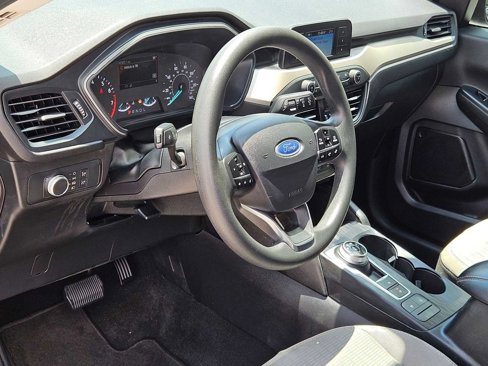 Used 2022 Ford Escape S image 2