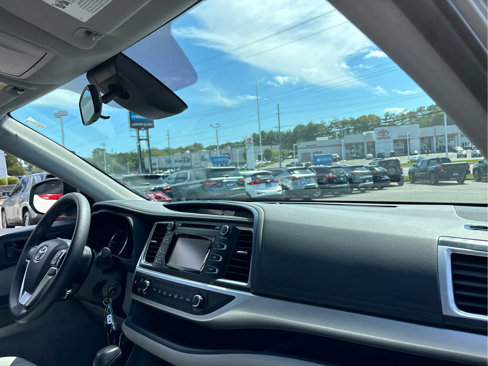 Used 2019 Toyota Highlander LE image 22