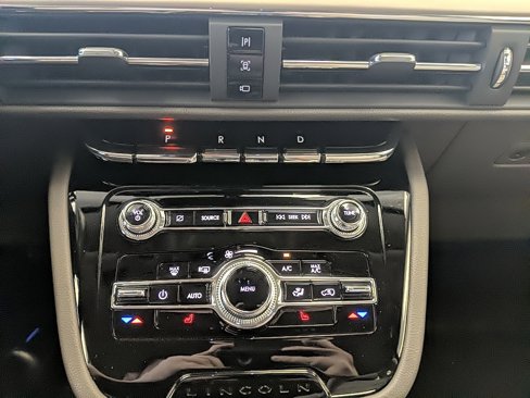 Used 2021 Lincoln Corsair AWD w/ Towing Package I image 18