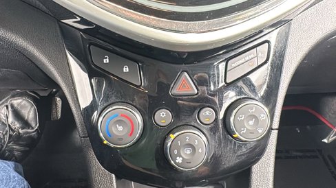 Used 2018 Chevrolet Sonic LT w/ Convenience Package image 27