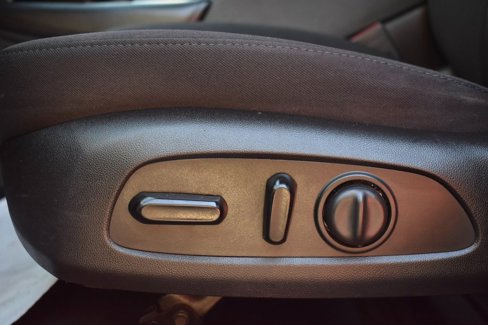 Used 2017 Chevrolet Malibu LT image 37
