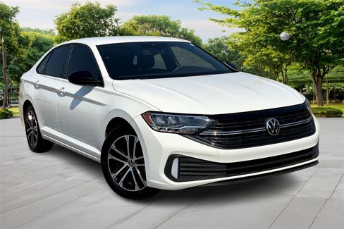 Used 2024 Volkswagen Jetta Sport image 3