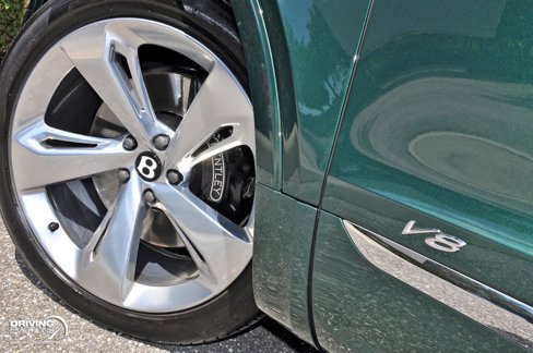 Used 2022 Bentley Bentayga image 27