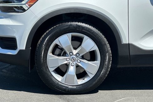 Certified 2022 Volvo XC40 T5 Momentum image 26