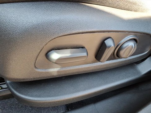 Used 2021 Chevrolet Equinox LT image 17