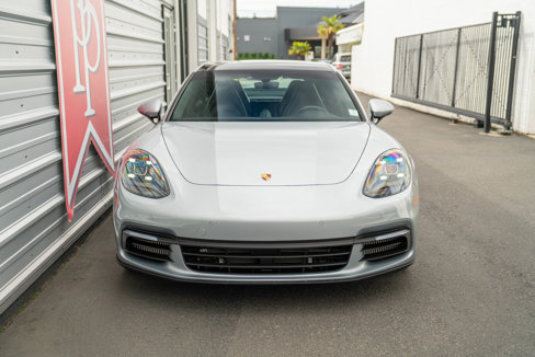 Used 2018 Porsche Panamera 4 image 40