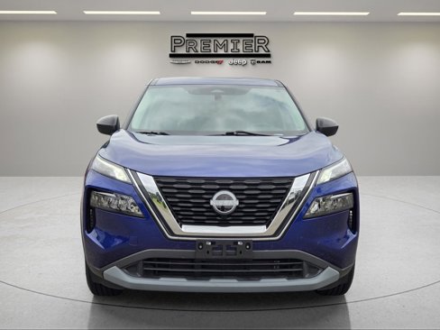 Used 2023 Nissan Rogue S image 2