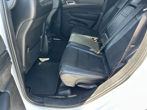 Used 2021 Jeep Grand Cherokee Laredo X image 21