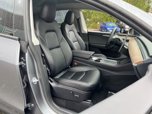 Used 2024 Tesla Model Y Long Range image 24