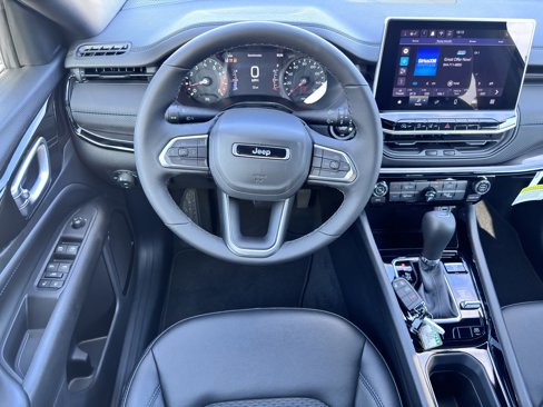 New 2026 Jeep Compass Latitude image 22