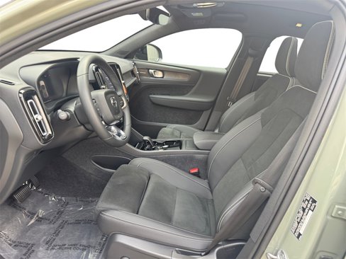 Certified 2023 Volvo C40 P8 Recharge Ultimate w/ Protection Package Premier image 11