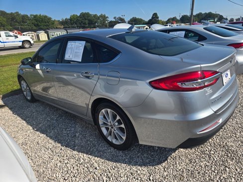 Used 2020 Ford Fusion SE image 3