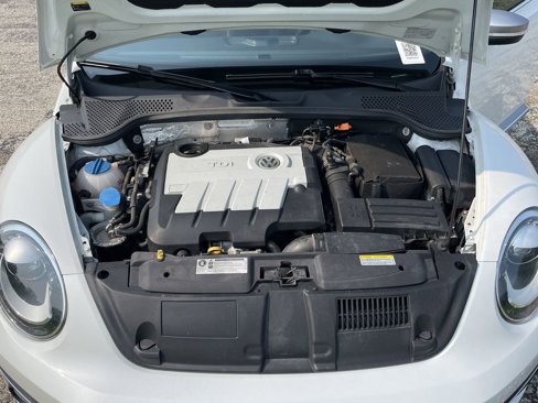 Used 2014 Volkswagen Beetle TDI image 21